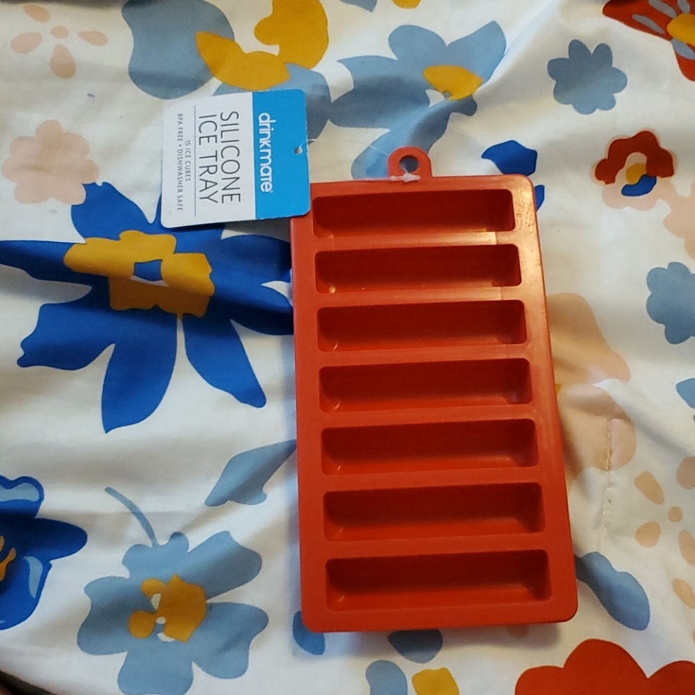 Silicone ice cube tray